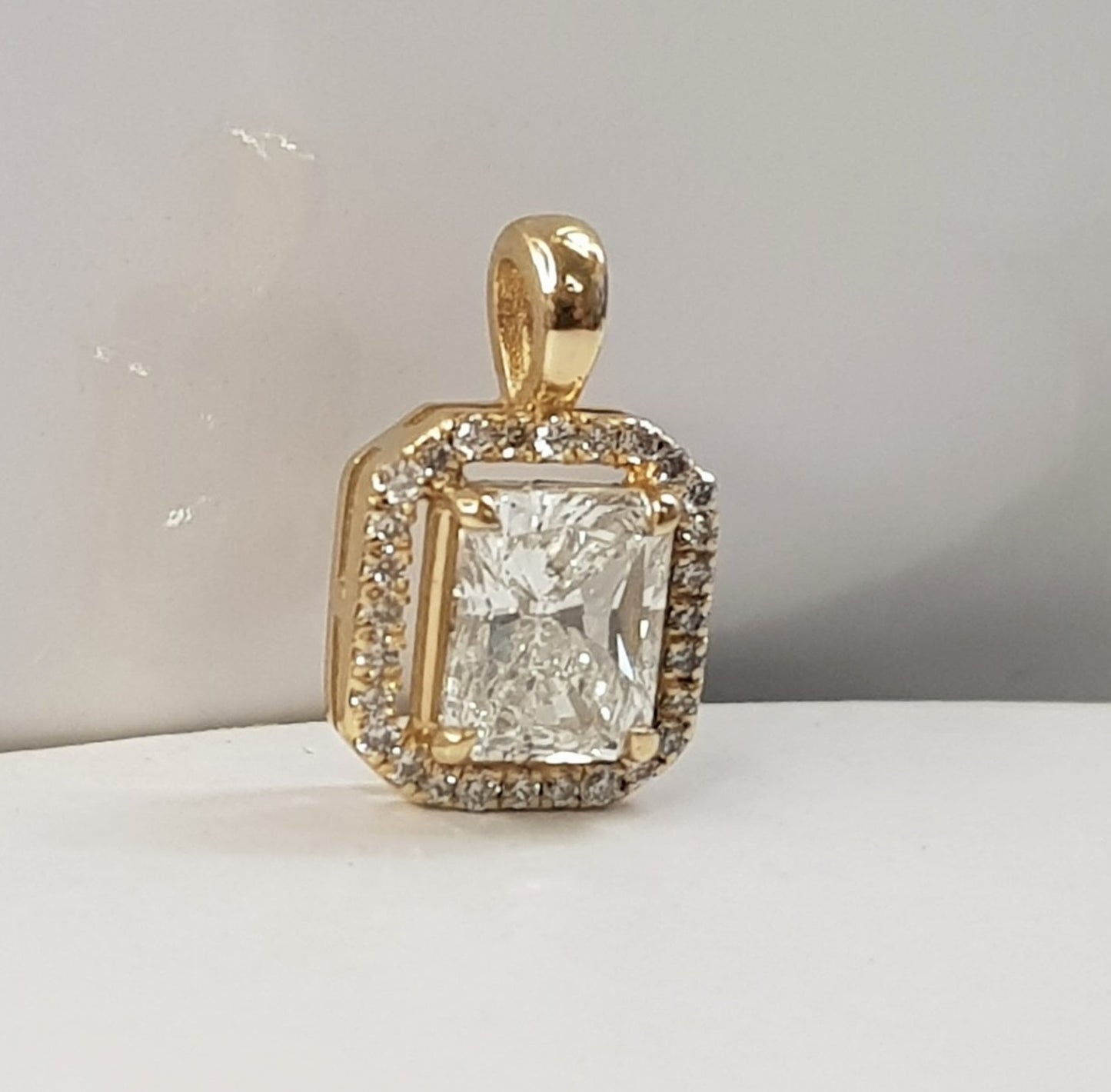 Ciondolo in oro 18k e diamanti naturali princess certificato IGI 1.36ct