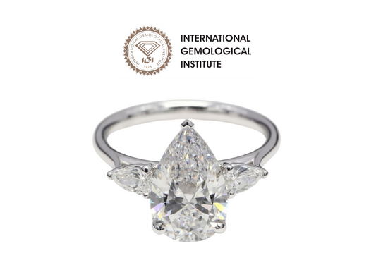 Anello trilogy in oro bianco e diamanti naturali taglio pera 3.10ct