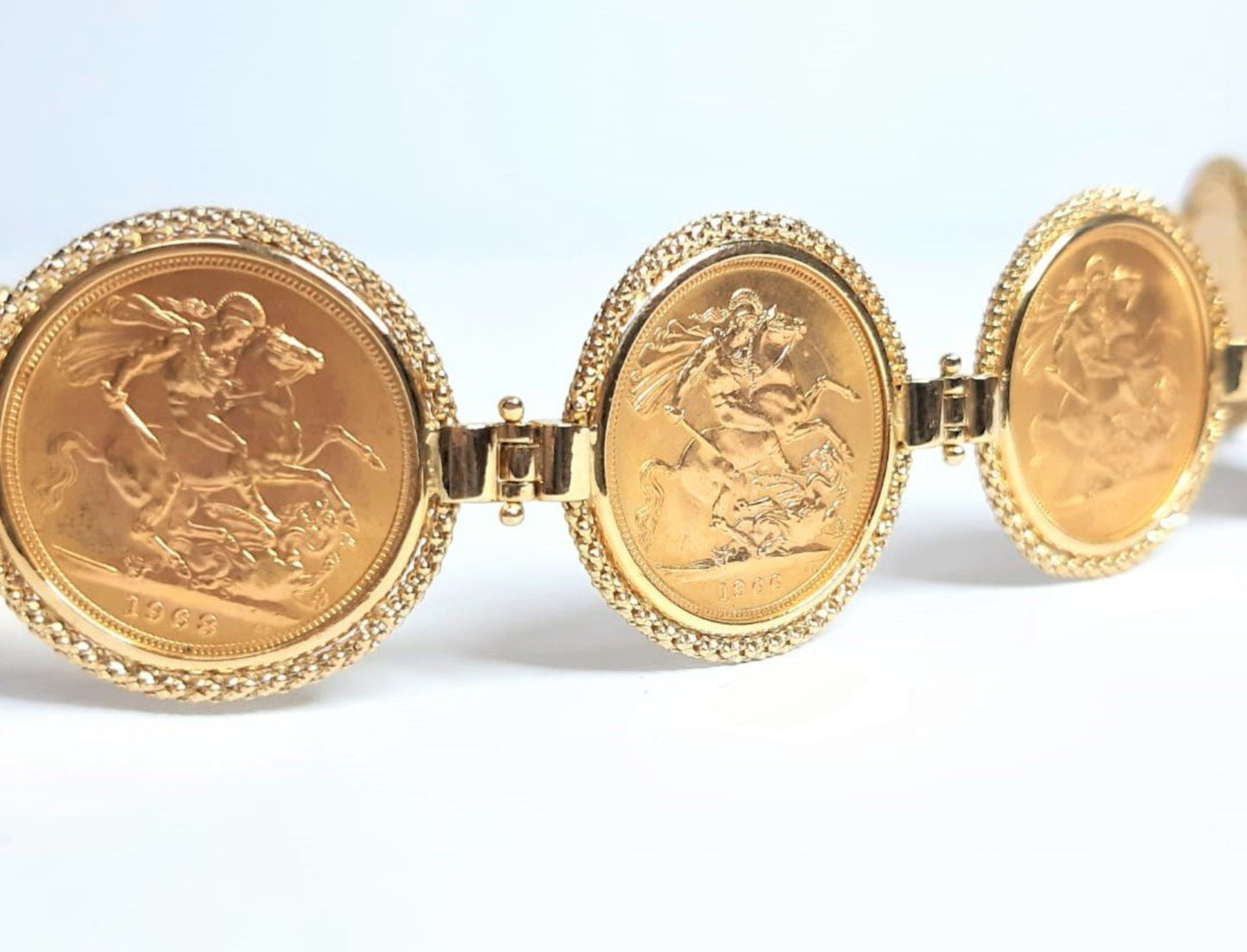 Bracciale in oro giallo con 6 sterline oro 22k