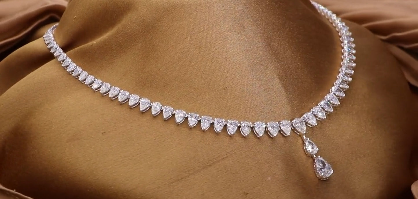 Collana tennis in oro bianco 18k e diamanti naturali 42ct