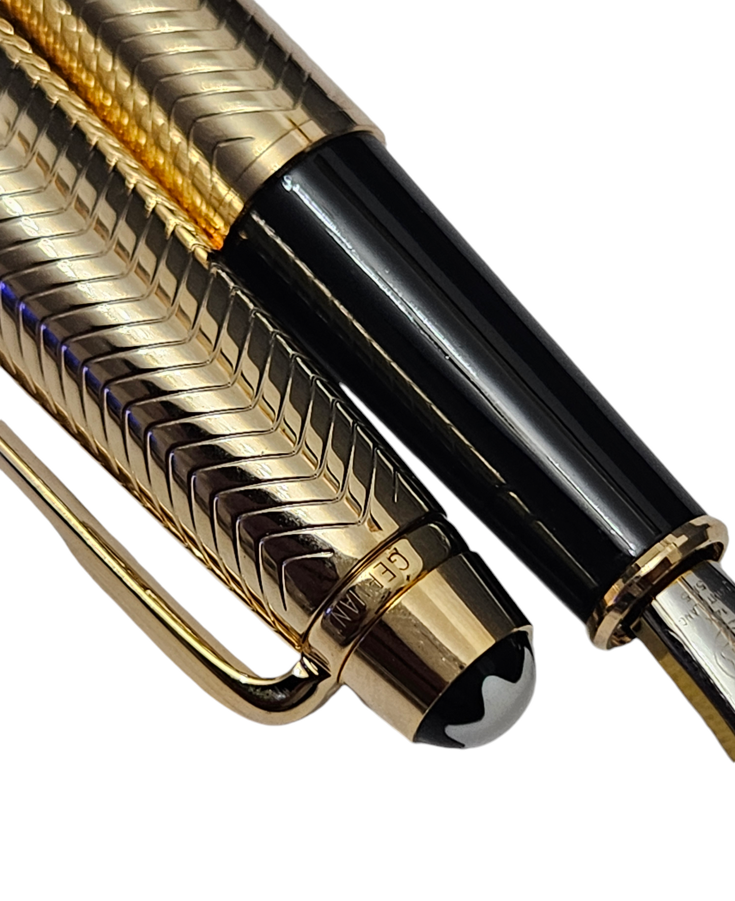 PLUMA ESTILOGRÁFICA MONTBLANC BAÑADA EN ORO MEISTERSTÜCK