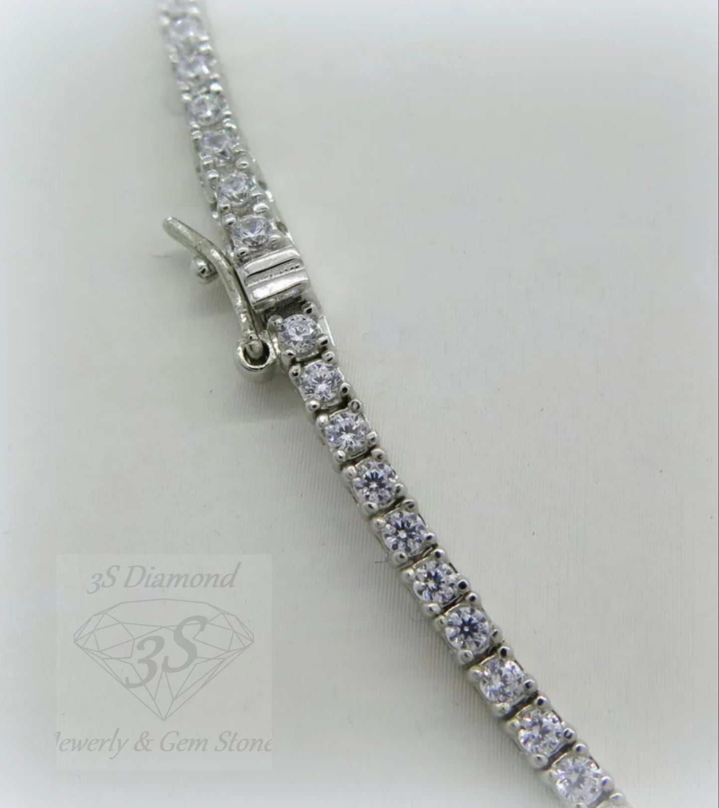 bracciale tennis in oro bianco 18k 750  e diamanti naturali 2,70ct